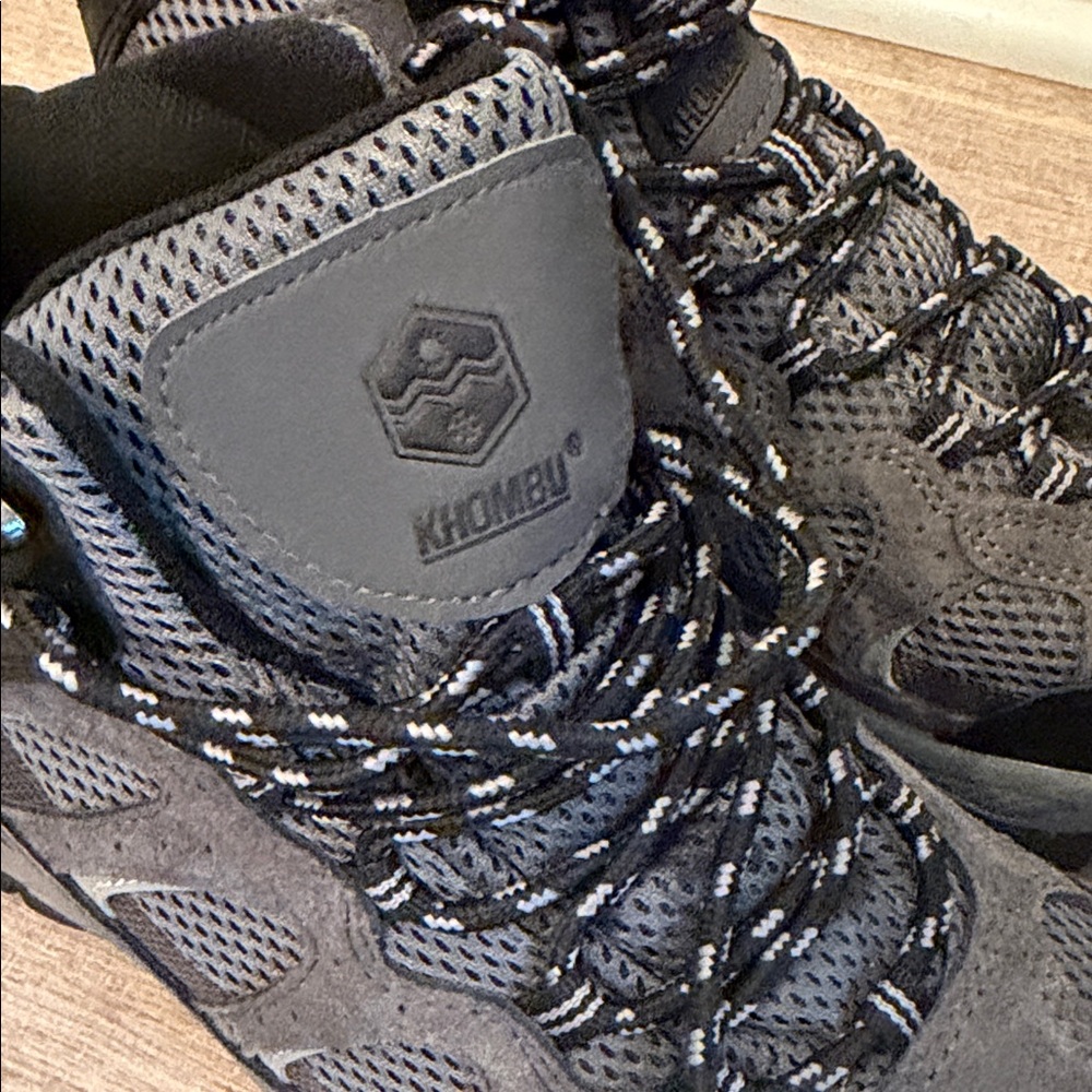 Khombu Men's Black and Gray Athletic Shoes Like New WOT. Sz8 - Picture 9 of 14